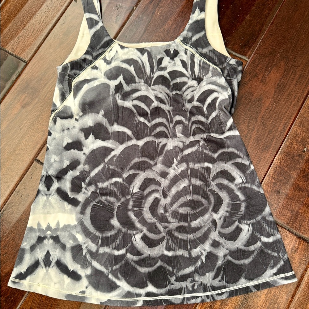 Lululemon Athletica Tank Top - Picture 3 of 7